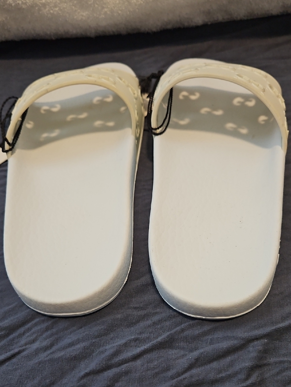Gucci White Interlocking G Cutout Slide Sandals Sz 7 New - Picture 5 of 10